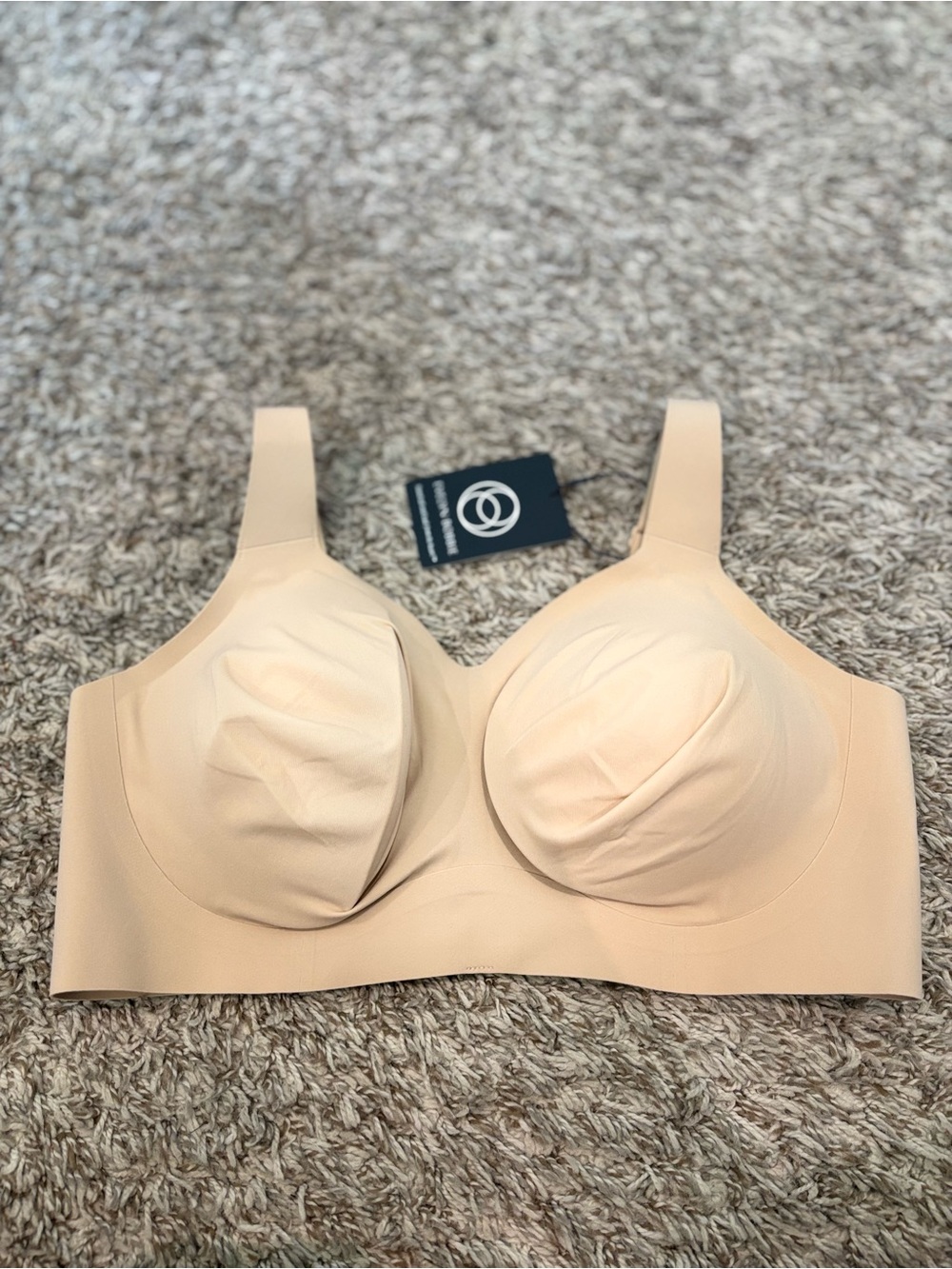 Evelyn & Bobbie Beyond Bra M Wirefree Seamless Nude NWT